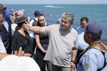 Фотография к новости: Усилить санитарное оснащение пляжей озера Алаколь поручил вице-премьер