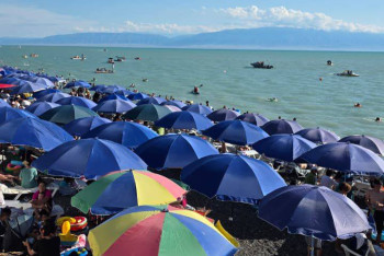 Фотография к новости: Какие нарушения выявило Минтуризма на пляжах озера Алаколь