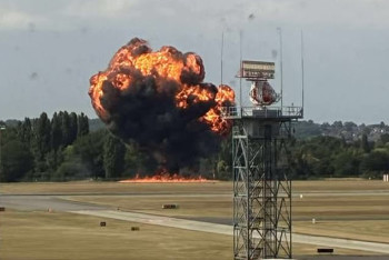 Фотография к новости: Бизнес-джет рухнул сразу после взлёта из аэропорта Саутенд под Лондоном