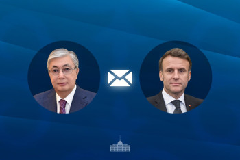 Токаев поздравил Макрона с Днём взятия Бастилии