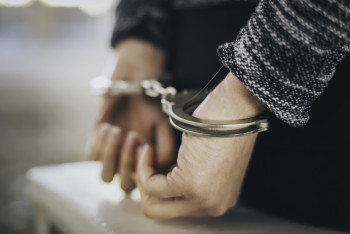 Фотография к новости: В Акмолинской области соцработника заподозрили в краже у пенсионера