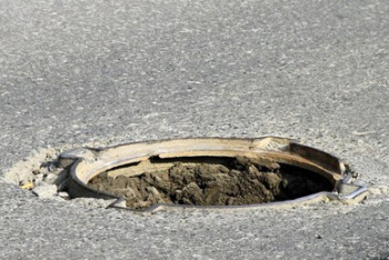 Фотография к новости: Открытый люк обошёлся коммунальщикам Костаная почти в 600 тысяч тенге