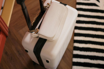 Фотография к новости: Прилетела в отпуск без вещей: авиакомпанию обязали выплатить казахстанке компенсацию