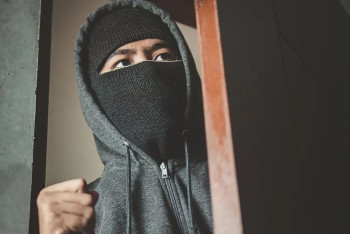 Фотография к новости: В Астане задержали квартирных воров-гастролеров