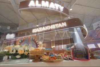 Фотография к новости: Алматы получил награду на туристской выставке в Пекине