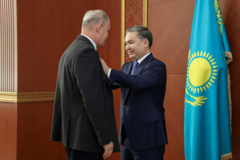 Фотография к новости: В Караганде наградили лучших металлургов страны