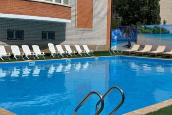 Фотография к новости: Владельца аквапарка в Атырау отправили под домашний арест после отравления детей