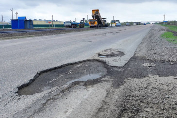 Фотография к новости: Деньги берут — асфальта нет: за что водители платят на трассе Костанай–Рудный?