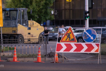 Фотография к новости: В Астане закрыли парковку у Центрального парка из-за ремонта