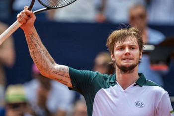 Фотография к новости: Александр Бублик завоевал второй титул подряд