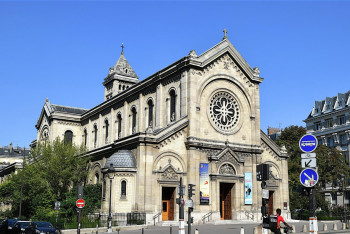 Фотография к новости: Два раз за сутки загорелась парижская церковь Нотр-Дам-де-Шам