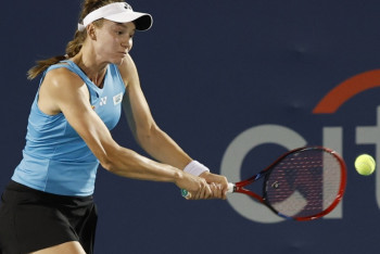 Фотография к новости: Елена Рыбакина потерпела сенсационное поражение в полуфинале турнира в Вашингтоне