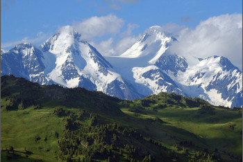 Фотография к новости: В горах Восточного Казахстана спасли туристку с травмой ноги