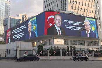 Фотография к новости: Анкара встречает Токаева: улицы города украсили баннерами в честь президента Казахстана