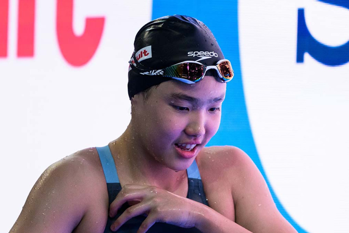 Пловчиха-вундеркинд в 12 лет бьёт взрослые рекорды и пробилась в финал ЧМ