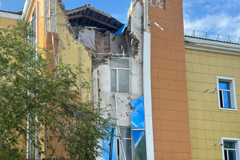 В Караганде обрушилась часть четырёхэтажного здания — эвакуировали 15 человек