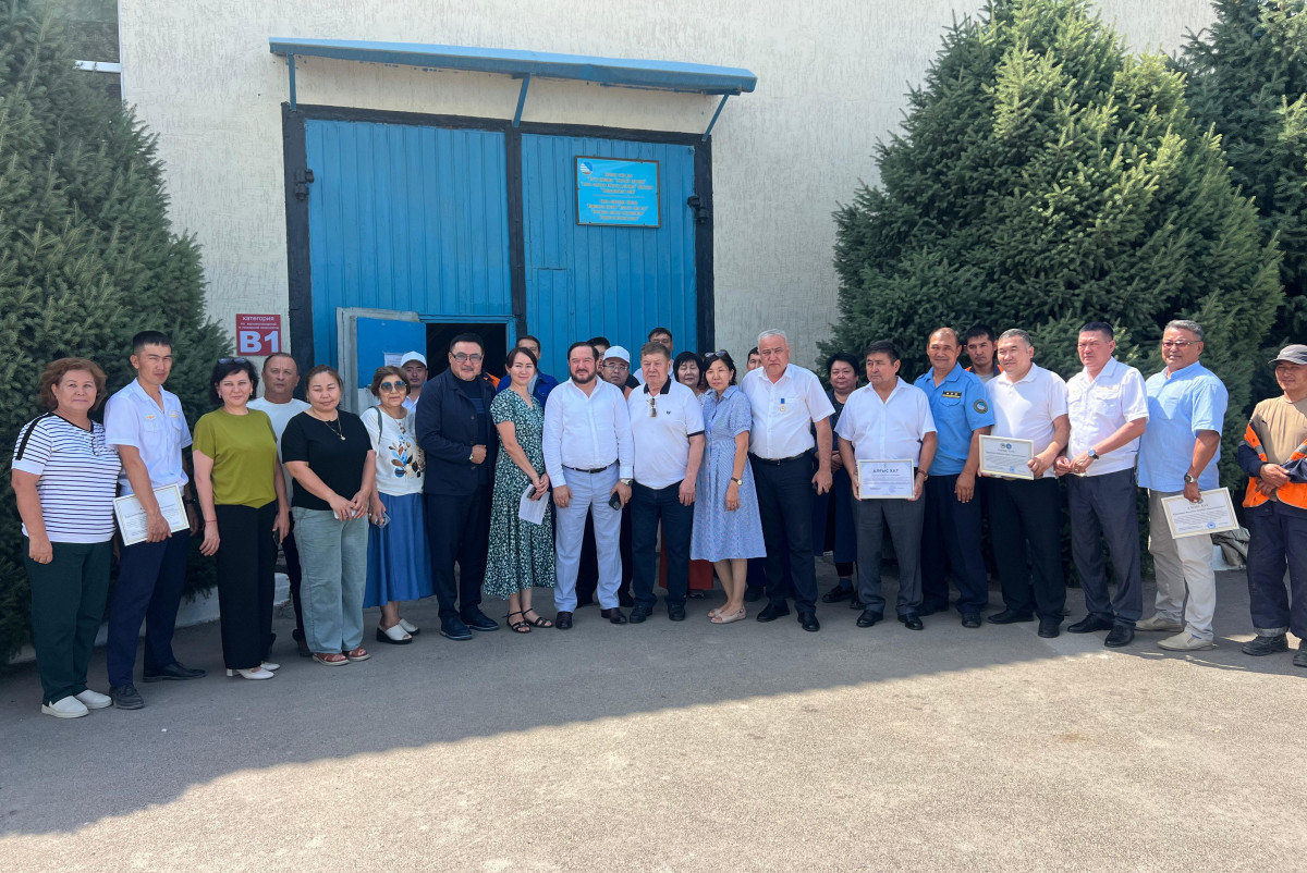 Аксакалы  Ассамблеи народа встретились с железнодорожниками в Алматы