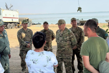 Министр обороны дал обещание семьям экипажа пропавшего вертолёта