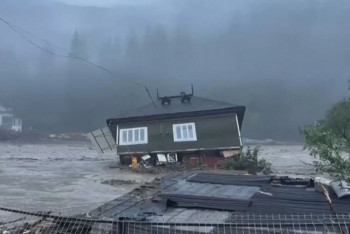 Фотография к новости: Наводнение в Румынии: 7 погибших, более 2500 пострадавших