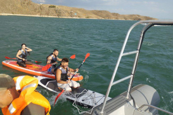 Фотография к новости: Шторм на Капчагае: шесть человек спасены из опасной ситуации на воде