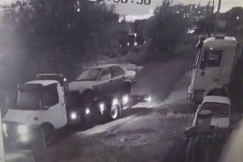 В Астане мужчина угнал BMW при помощи эвакуатора