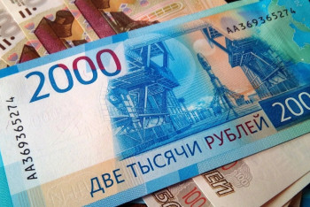 Казахстанские банки массово избавляются от рублей