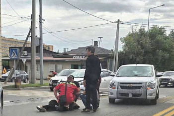 72-летняя пенсионерка оказалась под колесами авто в Семее