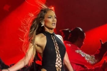 Фотография к новости: Алматинец пытался заработать на концерте Дженнифер Лопес