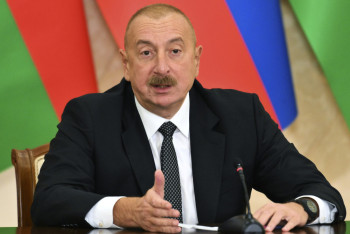 Алиев исключил версию умышленной атаки на самолет AZAL