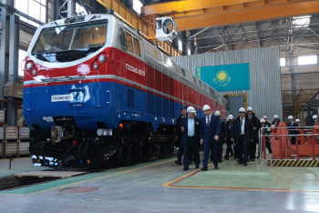 Фотография к новости: Казахстан планирует закупить 456 локомотивов