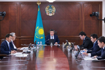 Фотография к новости: Бектенов поручил ускорить строительство ключевых ЖД проектов