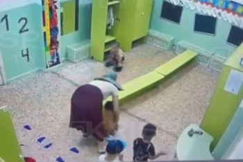 "Ребенок с рассечением на лбу": родители заявили об избиении малышки в детсаду Алматы