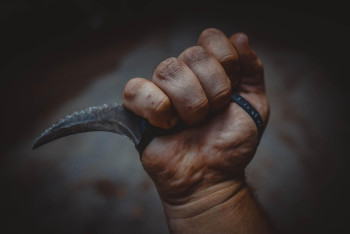 Мужчина зарезал супругу и свёл счёты с жизнью в Алматы