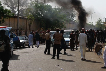 Фотография к новости: В Нигерии боевики расстреляли мирных жителей в мечети — 30 погибших