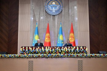 Фотография к новости: Токаев и Жапаров договорились нарастить торговый оборот до 3 млрд долларов