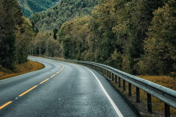 Фотография к новости: Садыр Жапаров анонсировал строительство дороги Алматы – Иссык-Куль