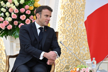 Макрон написал пост о разговоре с Токаевым на казахском