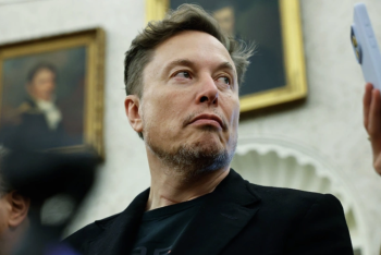 Фотография к новости: Илон Маск подал в суд на Apple и OpenAI