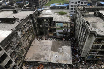 Фотография к новости: 15 человек погибли при обрушении жилого здания в Индии