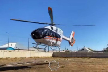 Вертолёт МЧС экстренно эвакуировал новорождённого в Кызылорду