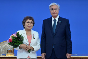 Фотография к новости: 30 лет Конституции: в Астане прошла церемония вручения госнаград