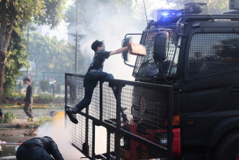 Фотография к новости: Индонезию охватили протесты против коррупции: есть погибшие