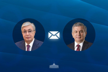 Токаев поздравил Президента Узбекистана с Днем независимости