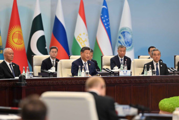 Фотография к новости: Казахстан поддерживает учреждение четырех центров ШОС по борьбе с вызовами и угрозами безопасности - Токаев