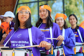 Фотография к новости: "Задай новый ритм": на Кок-Тобе тысячи сердец объединили барабанами