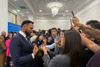 Фотография к новости: Ходжаназаров: Банки должны работать на страну, а не "выдаивать" её