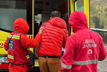 Фотография к новости: В горах Заилийского Алатау спасли туриста с травмой ноги