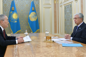 Фотография к новости: Токаев заслушал отчет главы АФМ: раскрыты схемы на сотни миллиардов тенге