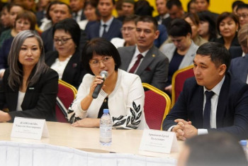 Фотография к новости: 40 директоров из кадрового резерва возглавили "Келешек мектептері"