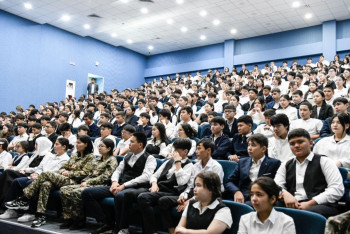 Фотография к новости: Школьникам Астаны объяснили, как не попасть в спецшколу